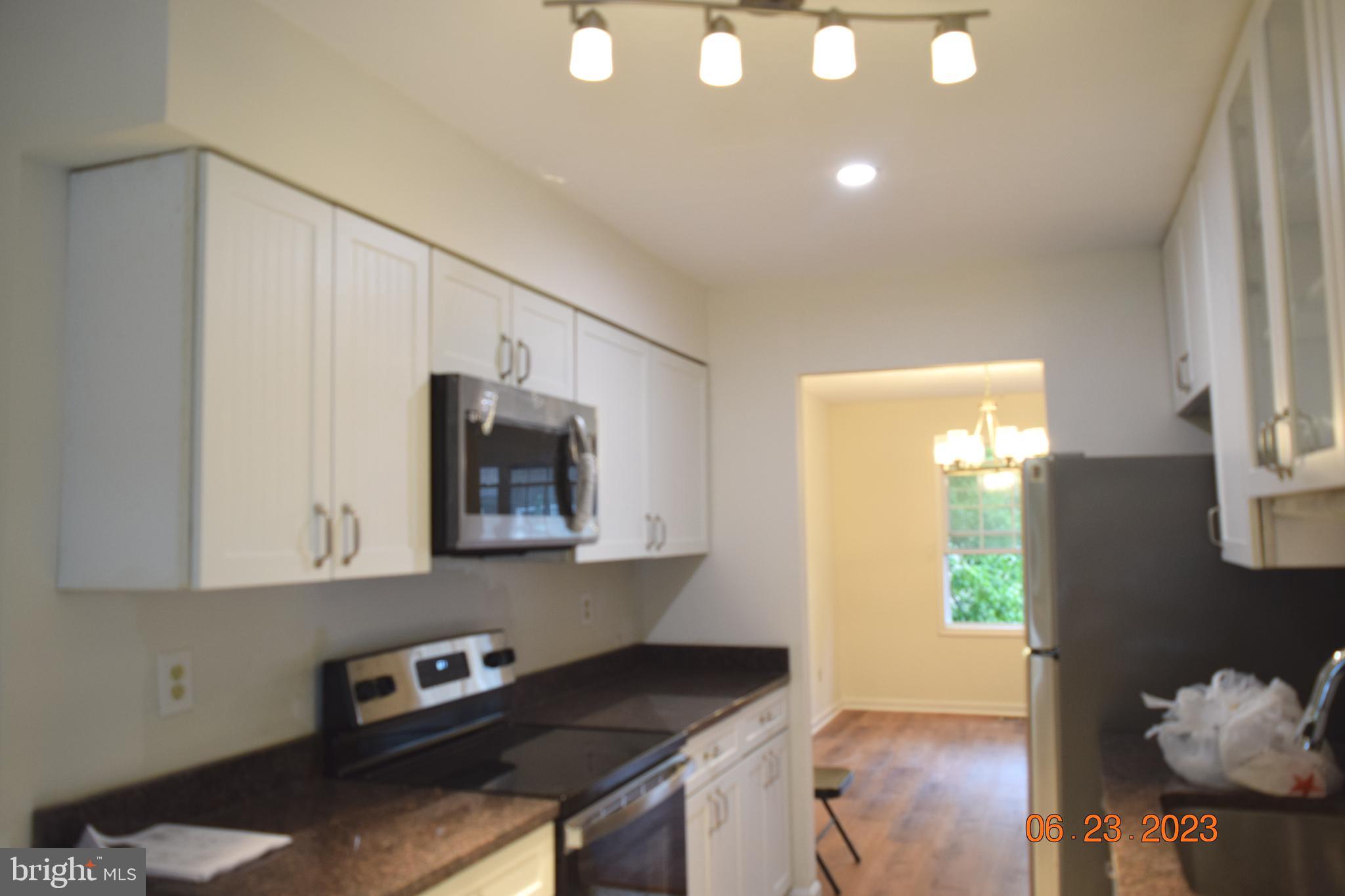 LONDON TOWNE - Residential