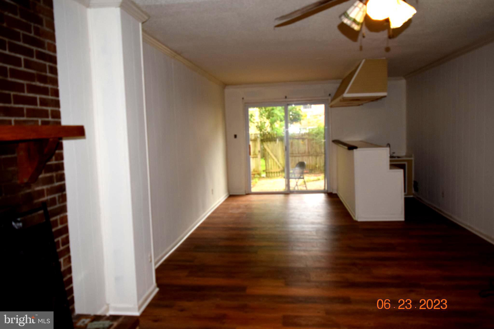 LONDON TOWNE - Residential