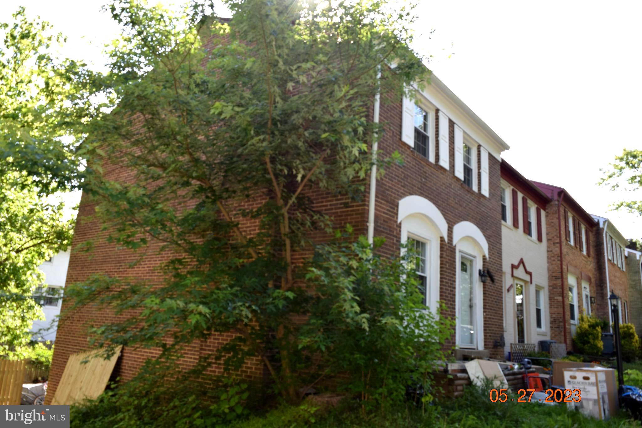 LONDON TOWNE - Residential