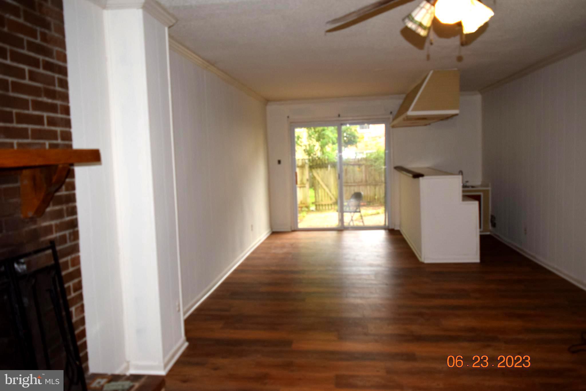 LONDON TOWNE - Residential