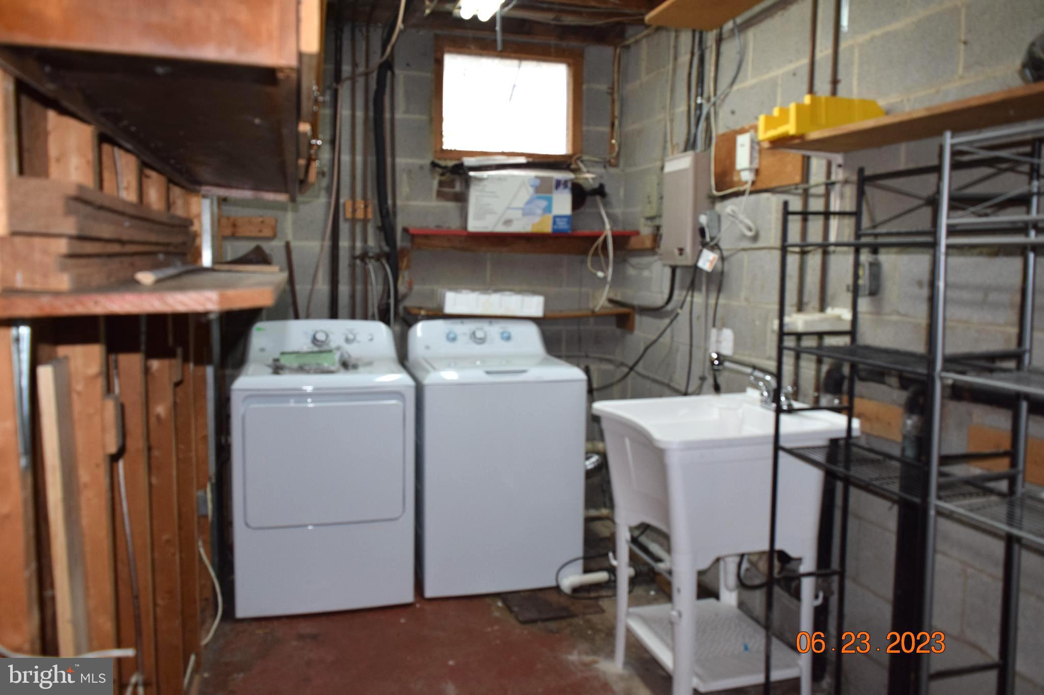 LONDON TOWNE - Residential