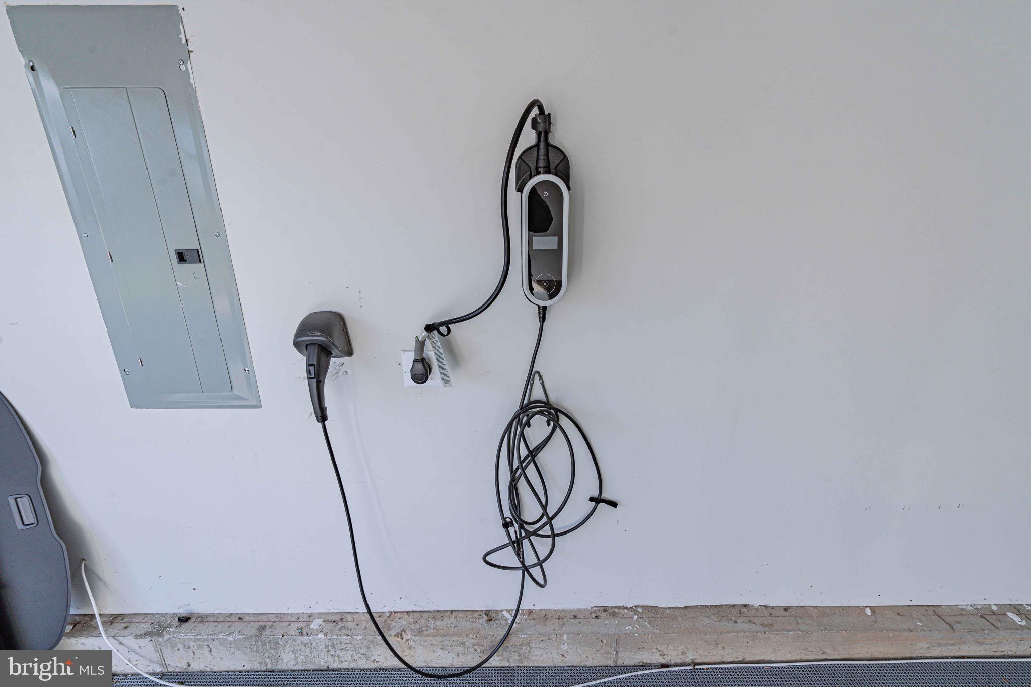 REGENCY AT SOUTH WHITEHALL - Residential