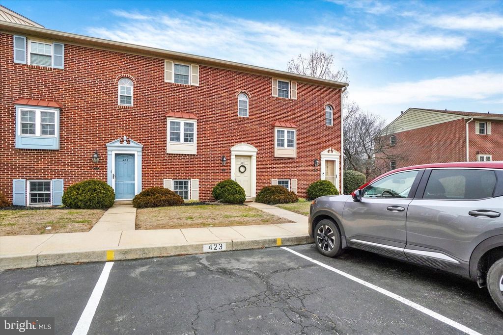 Photo of 423 Weldon Drive #423, YORK, PA 17404 (MLS # PAYK2097860)