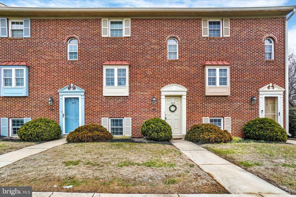 Photo of 423 Weldon Drive #423, YORK, PA 17404 (MLS # PAYK2097860)