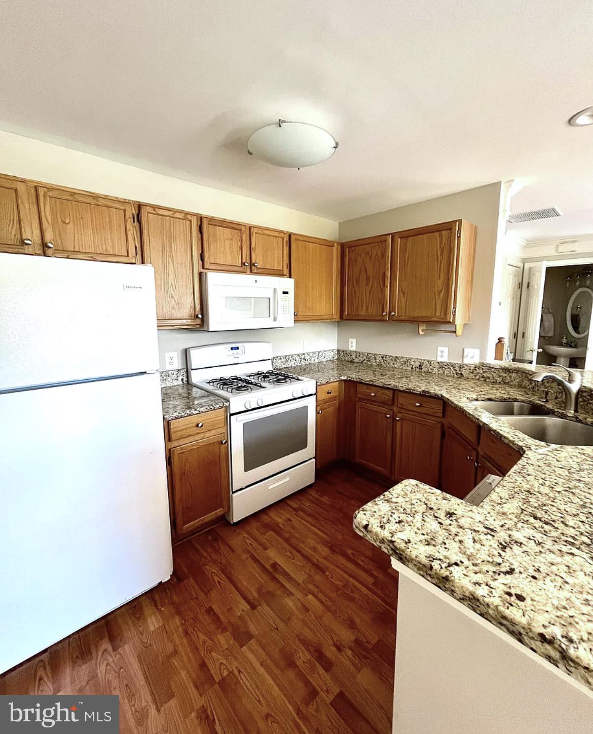 CHATHAM GREEN CONDOMINIUM - Residential Lease