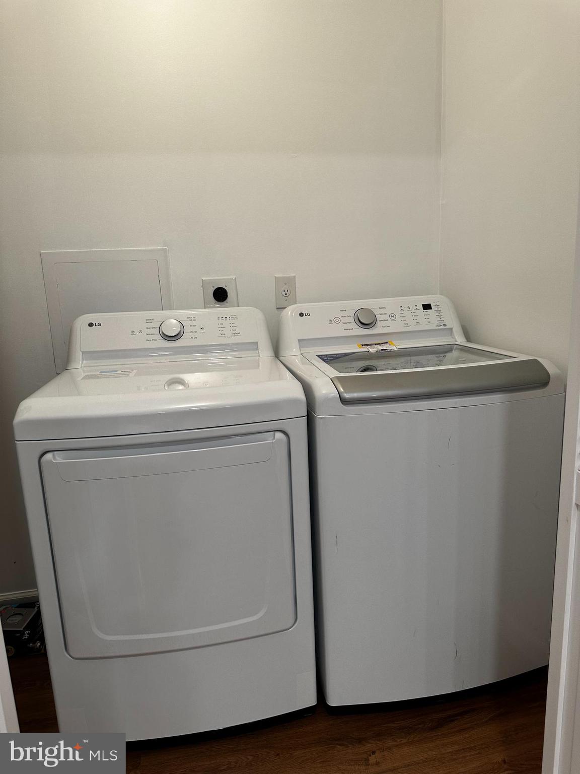 LEES PARKE - Residential Lease