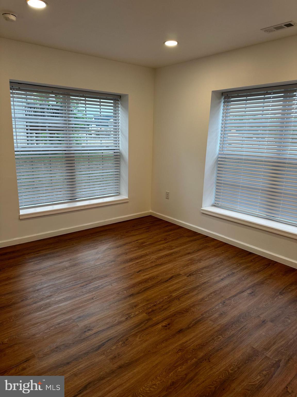 LEES PARKE - Residential Lease