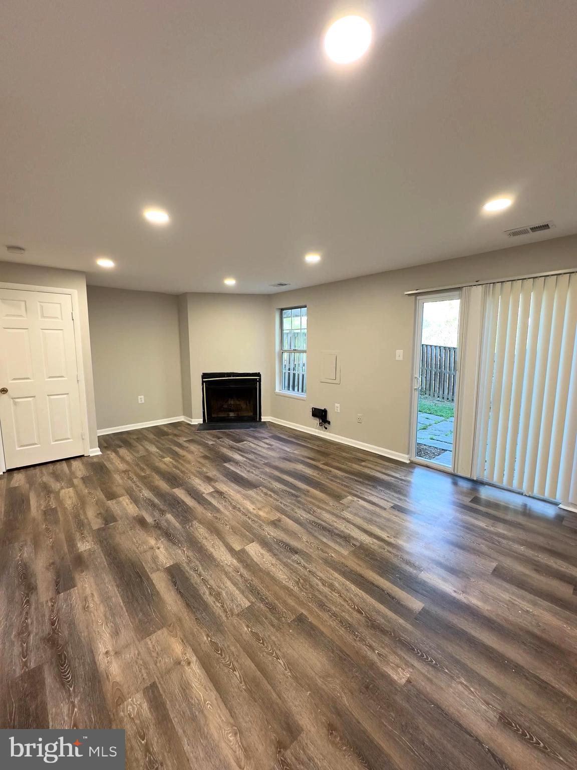 SENECA FOREST - Residential Lease