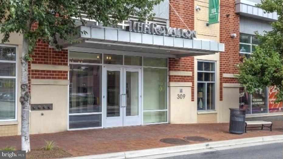 THE ROYALTON - Residential