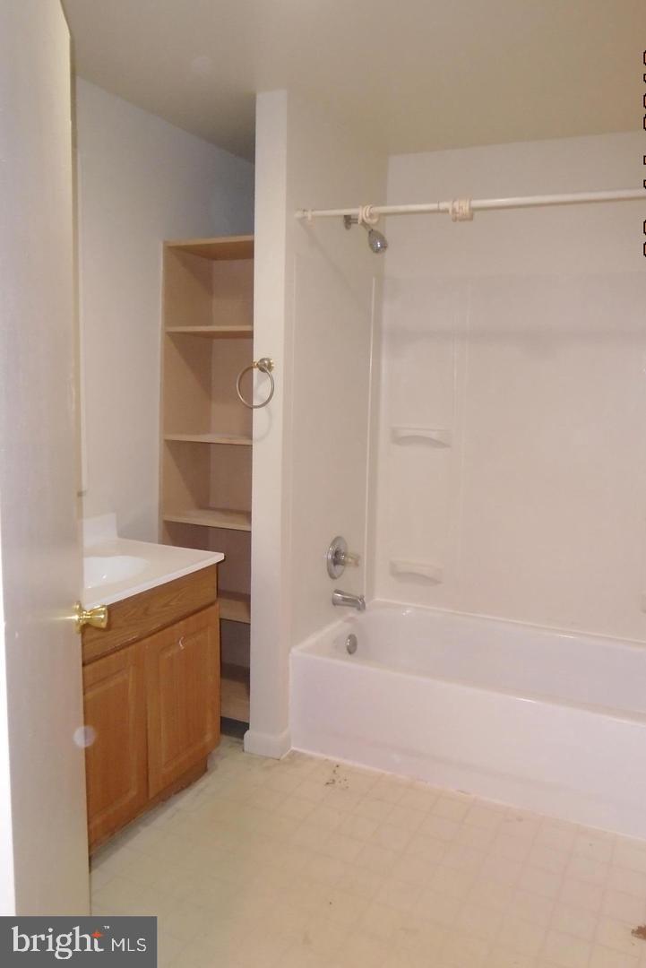 HERALD HARBOR - Residential Lease