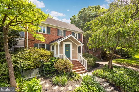 Photo of 4504 Middleton Lane, Bethesda, MD 20814 (MLS # MDMC2136076)