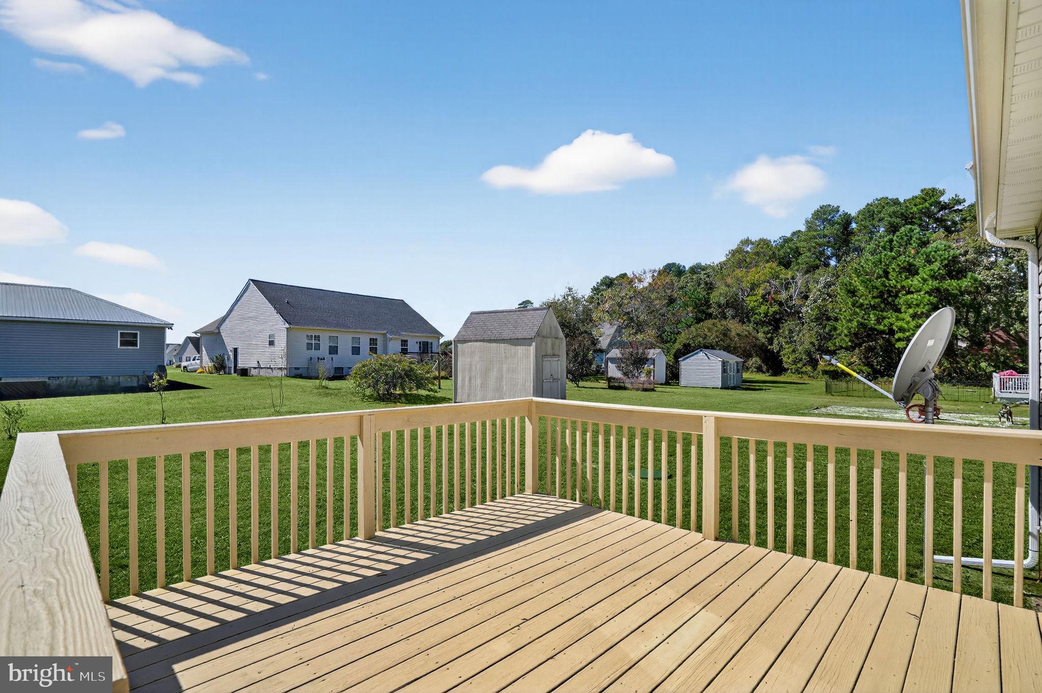 CAPTAIN'S COVE - Residential