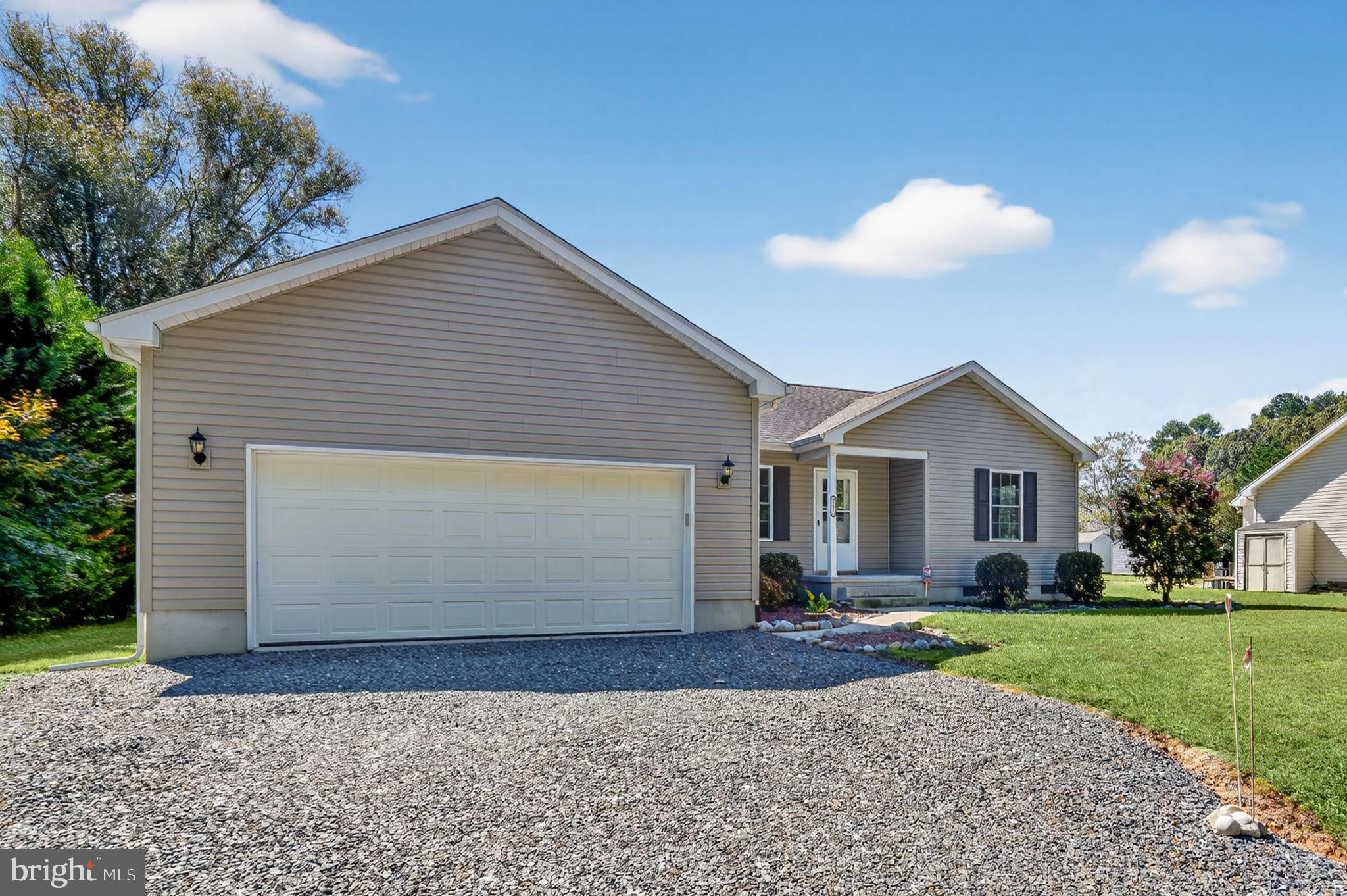 CAPTAIN'S COVE - Residential