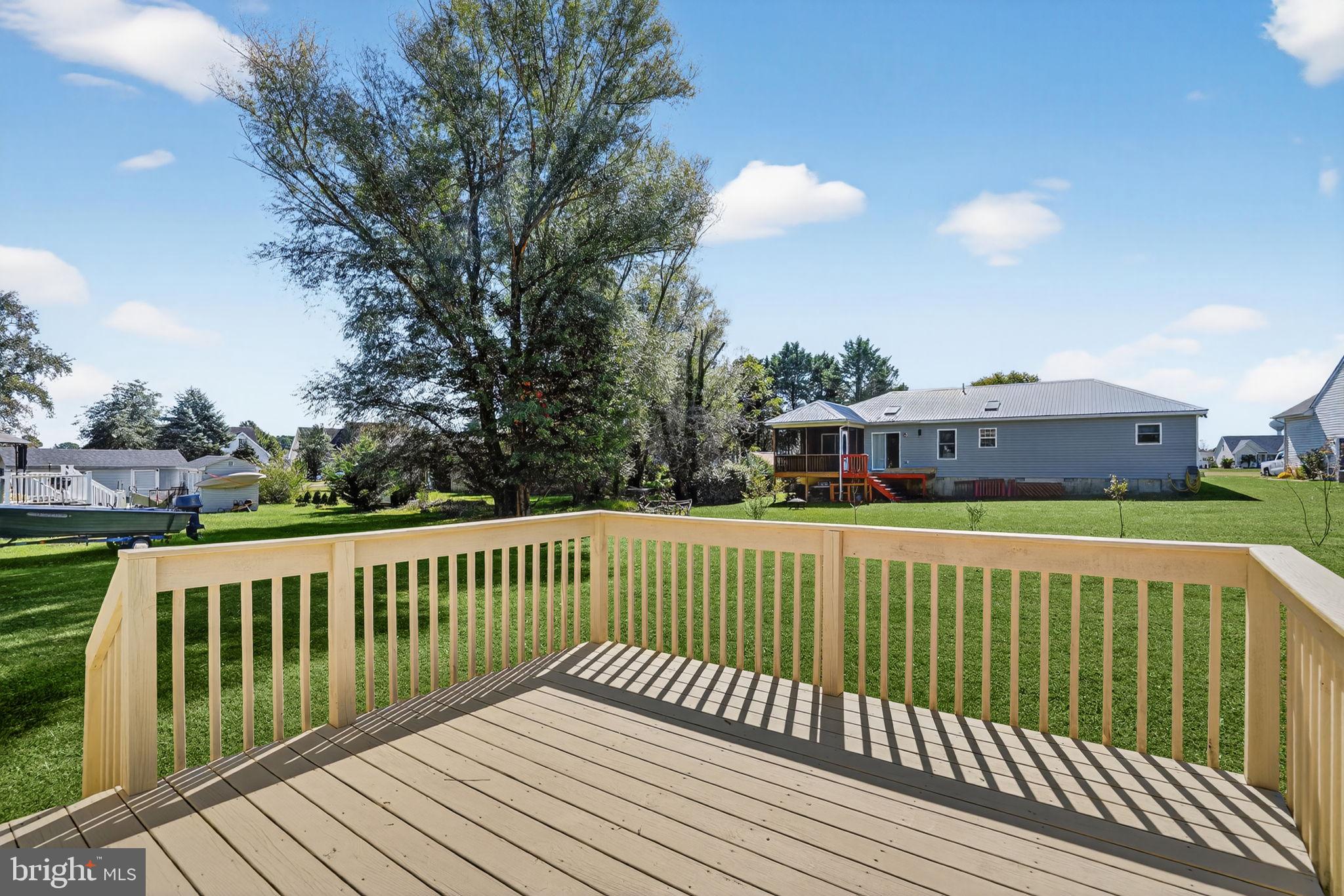 CAPTAIN'S COVE - Residential