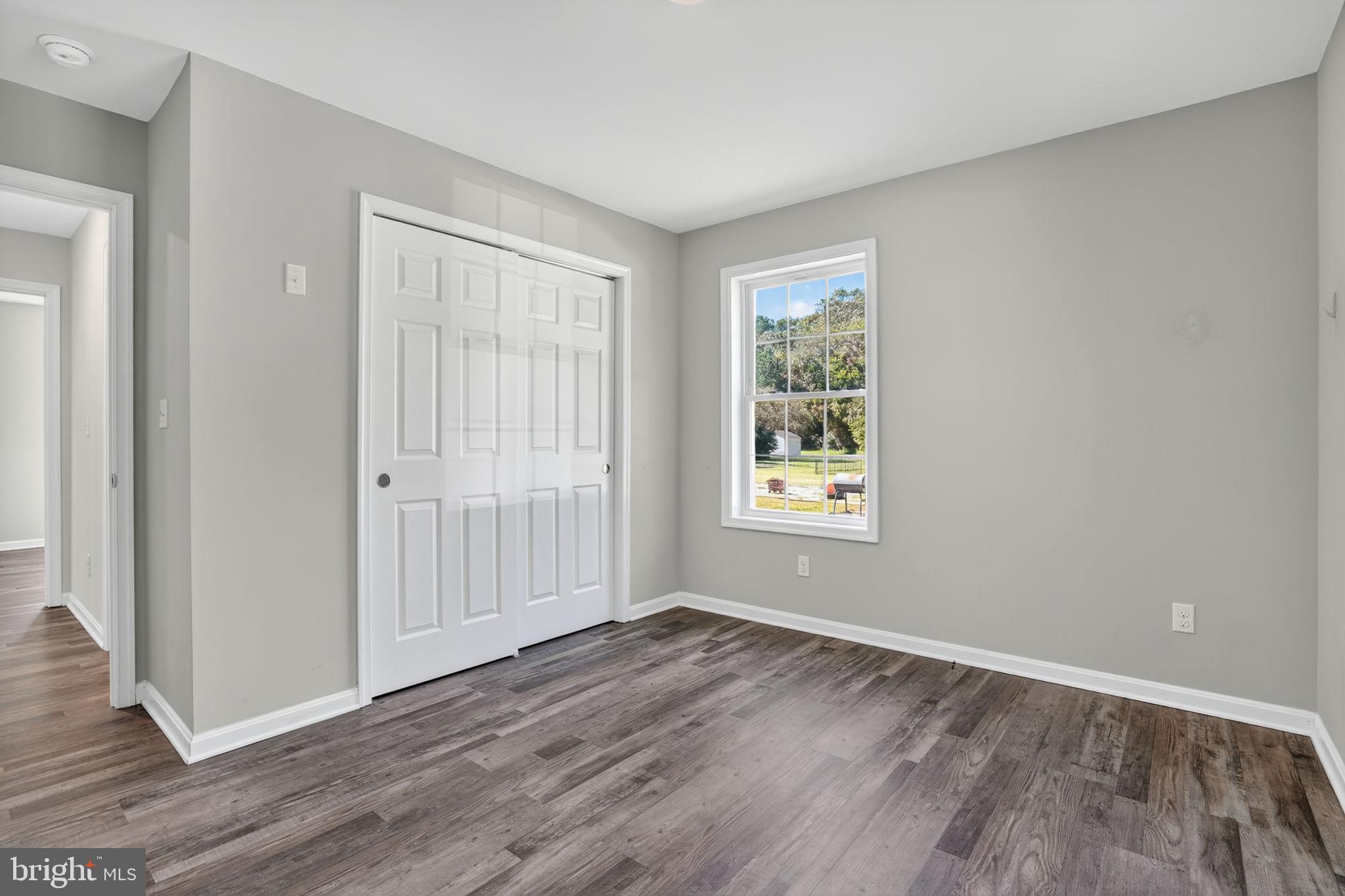 CAPTAIN'S COVE - Residential