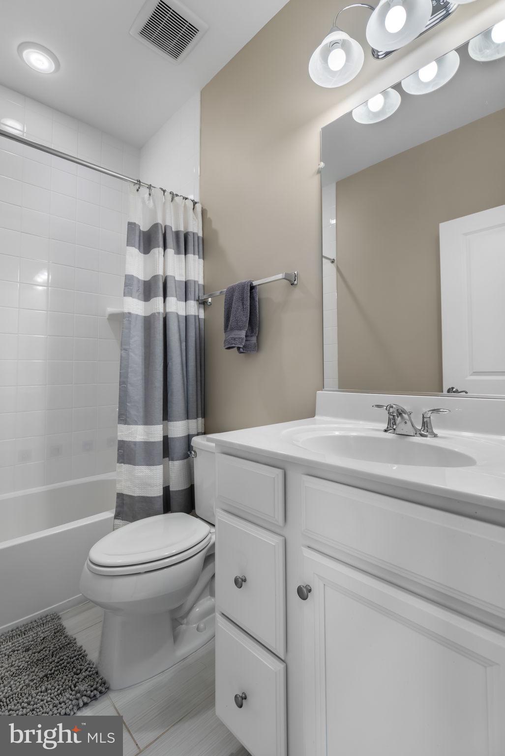 BRADLEY SQUARE - Residential