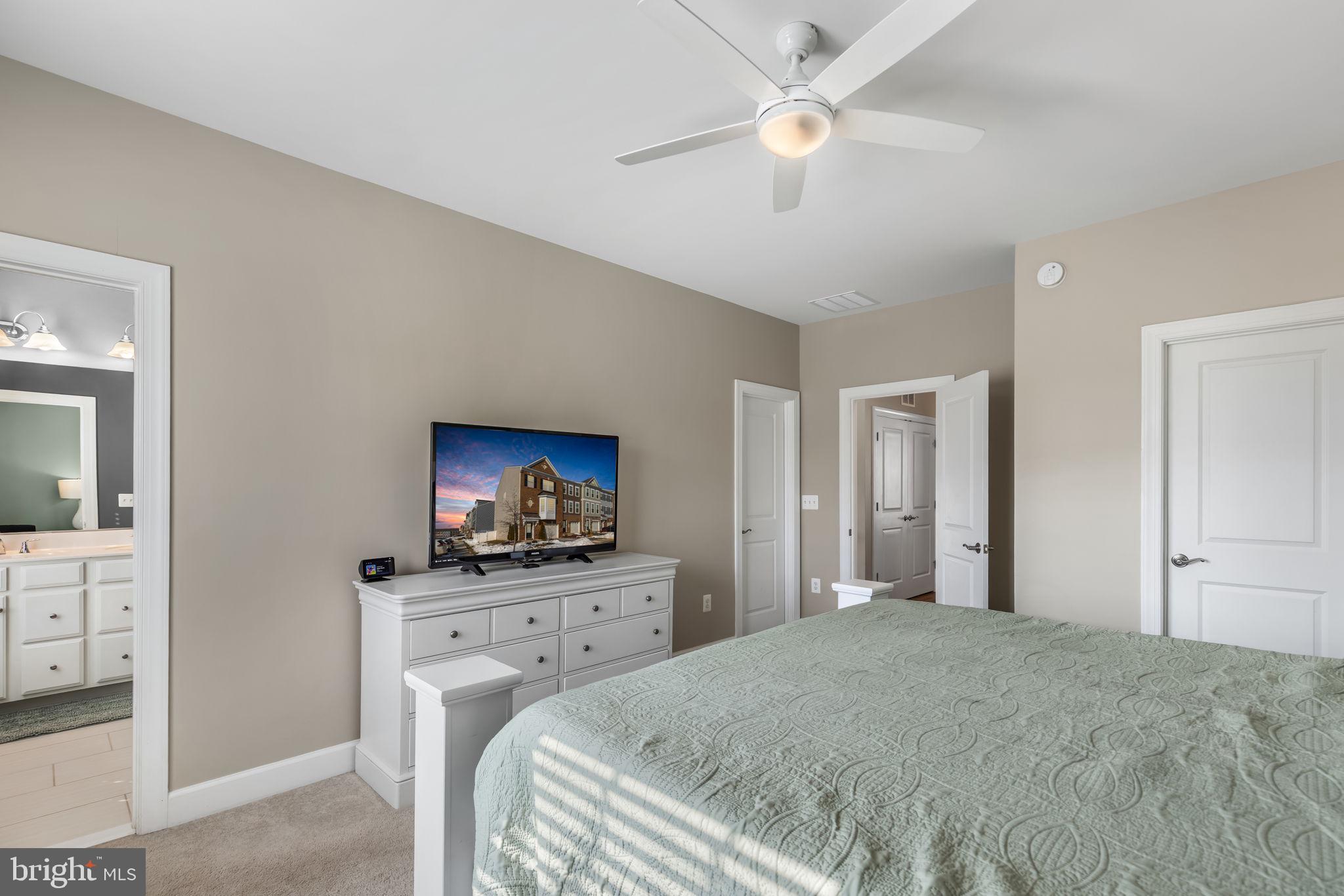 BRADLEY SQUARE - Residential