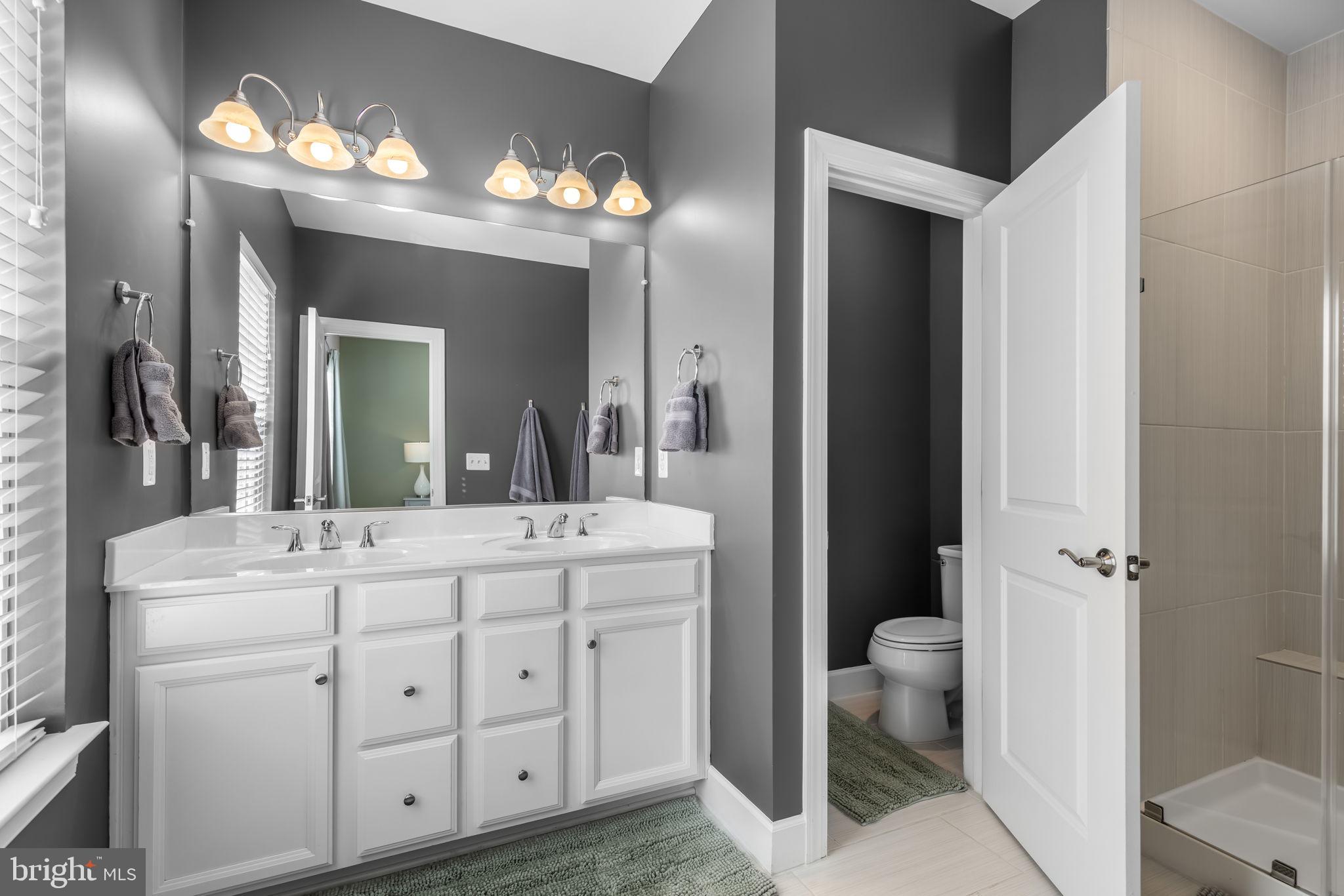 BRADLEY SQUARE - Residential