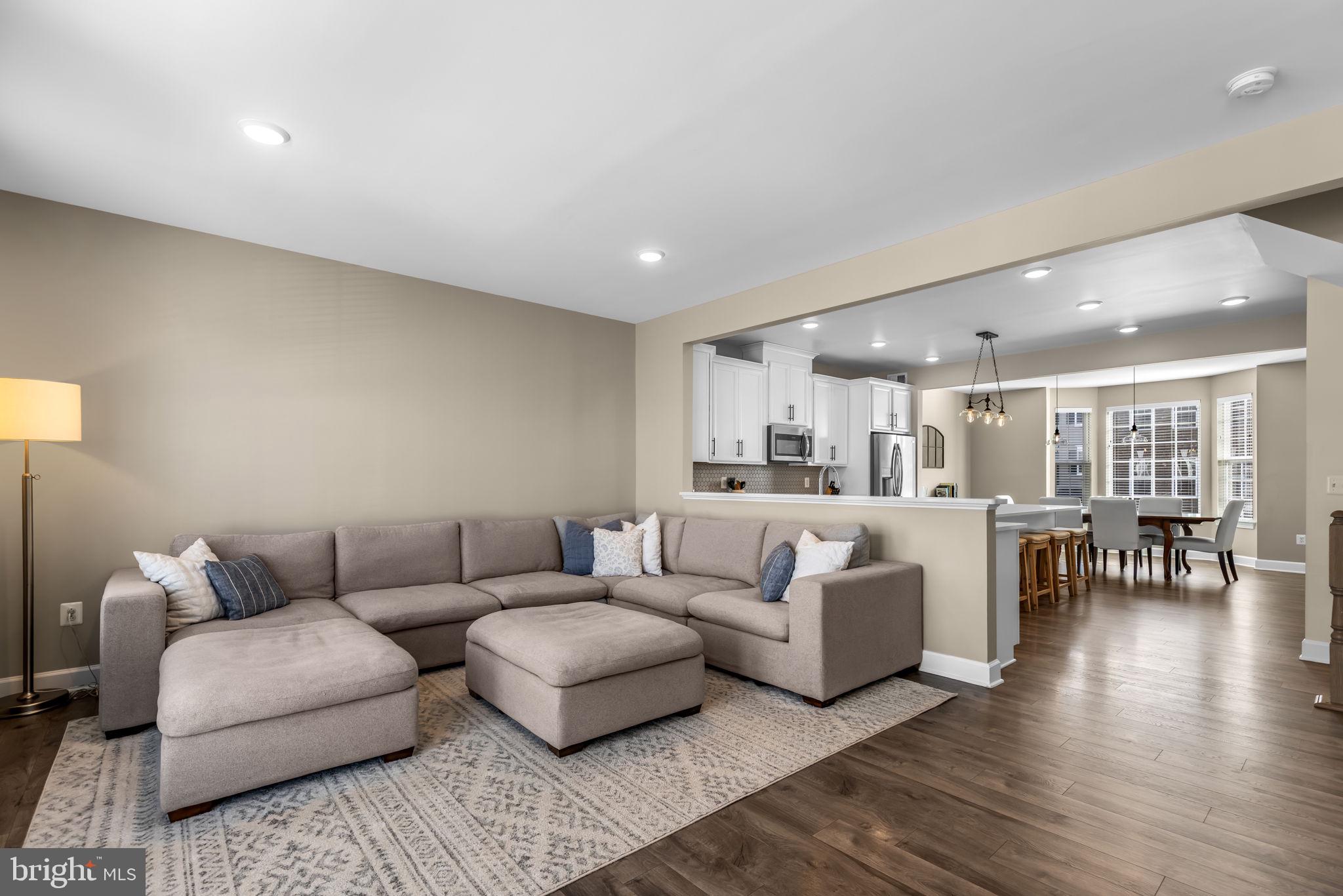 BRADLEY SQUARE - Residential