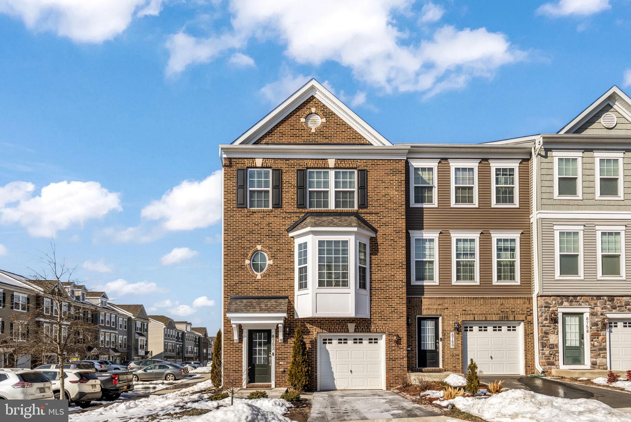 BRADLEY SQUARE - Residential