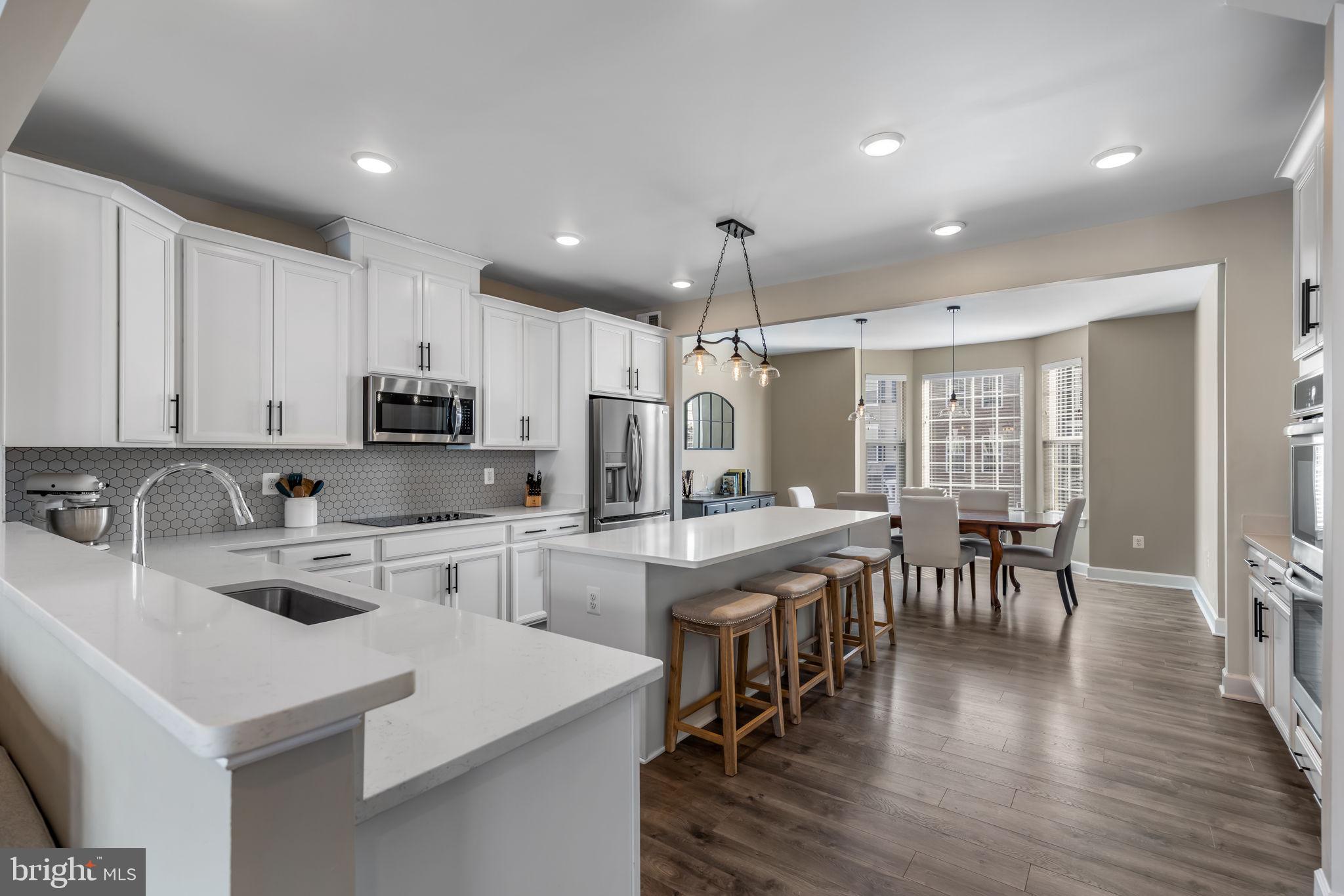 BRADLEY SQUARE - Residential