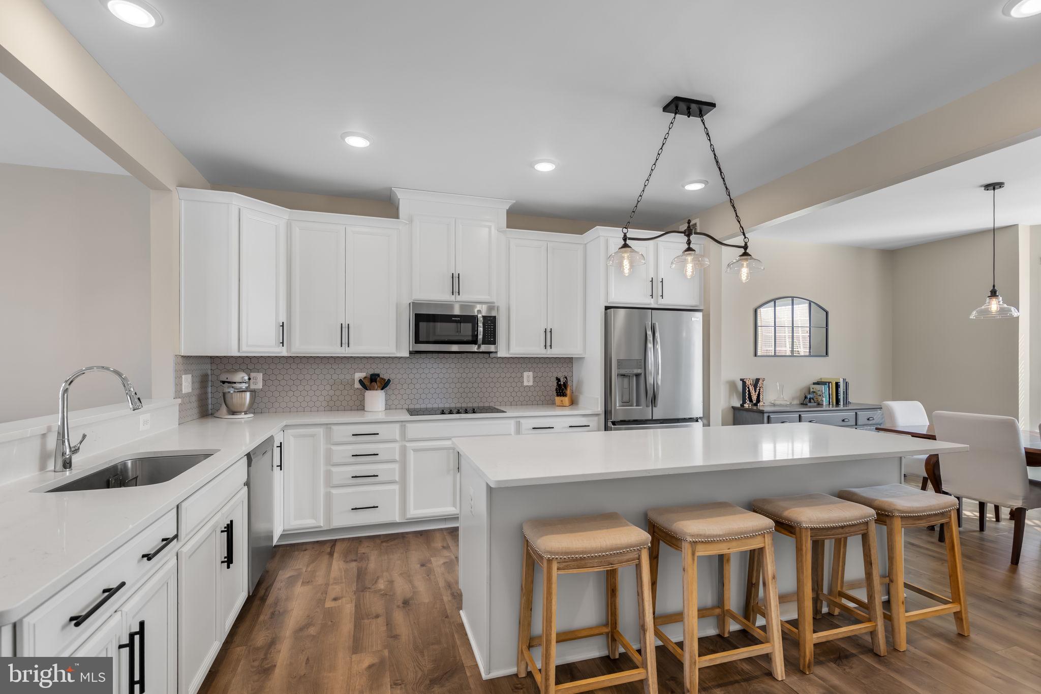 BRADLEY SQUARE - Residential