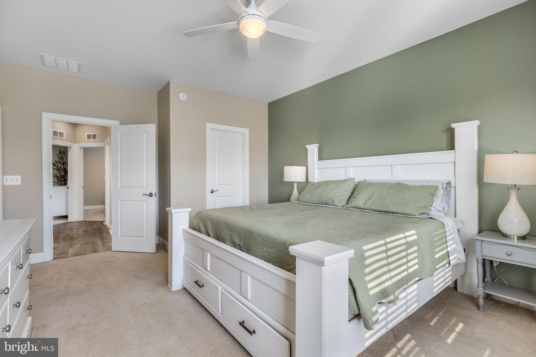 BRADLEY SQUARE - Residential