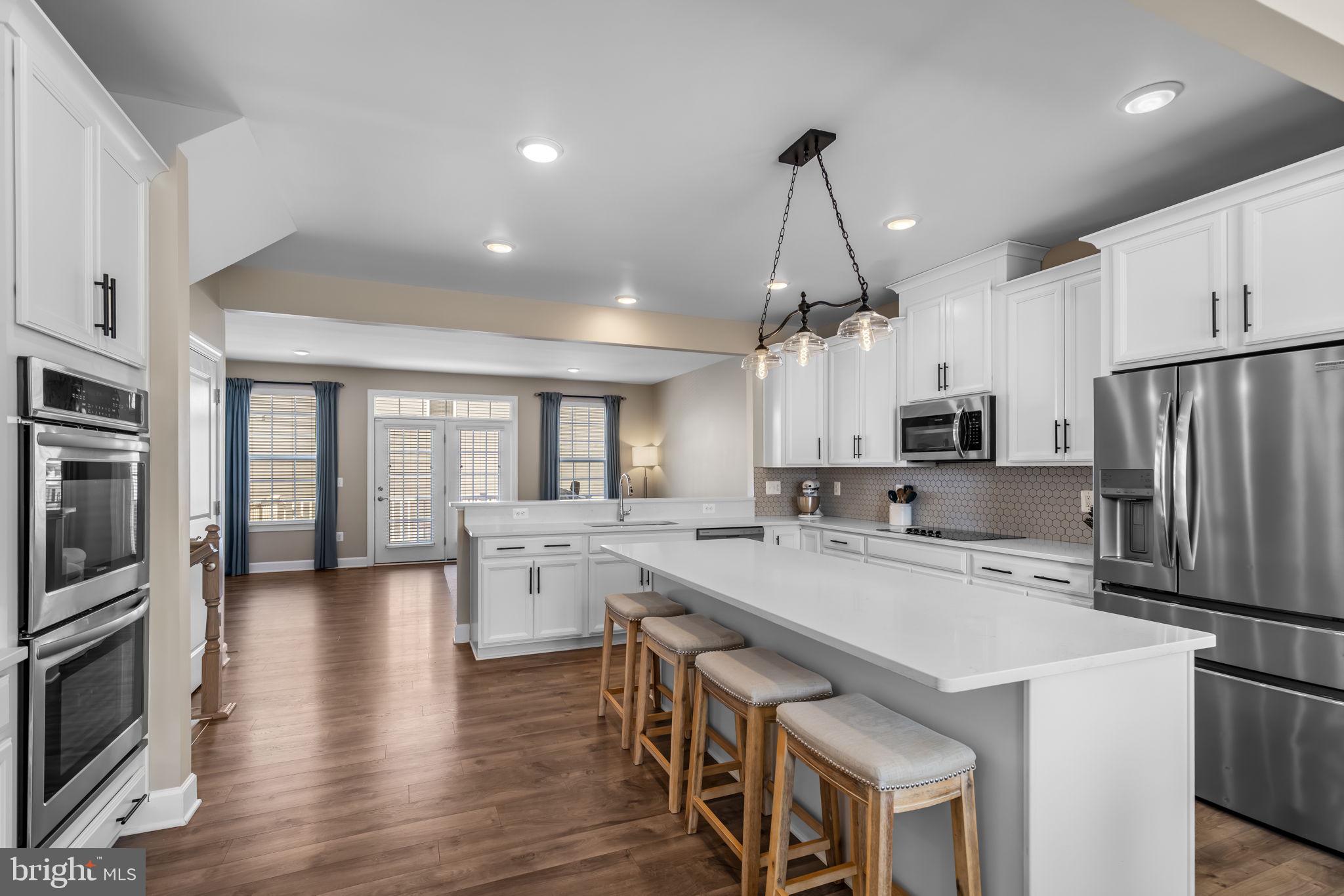 BRADLEY SQUARE - Residential