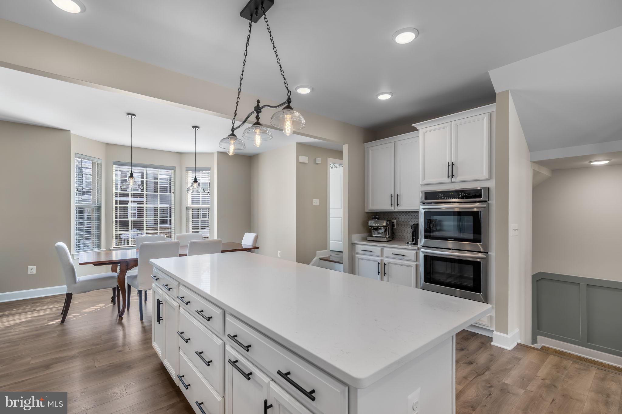 BRADLEY SQUARE - Residential