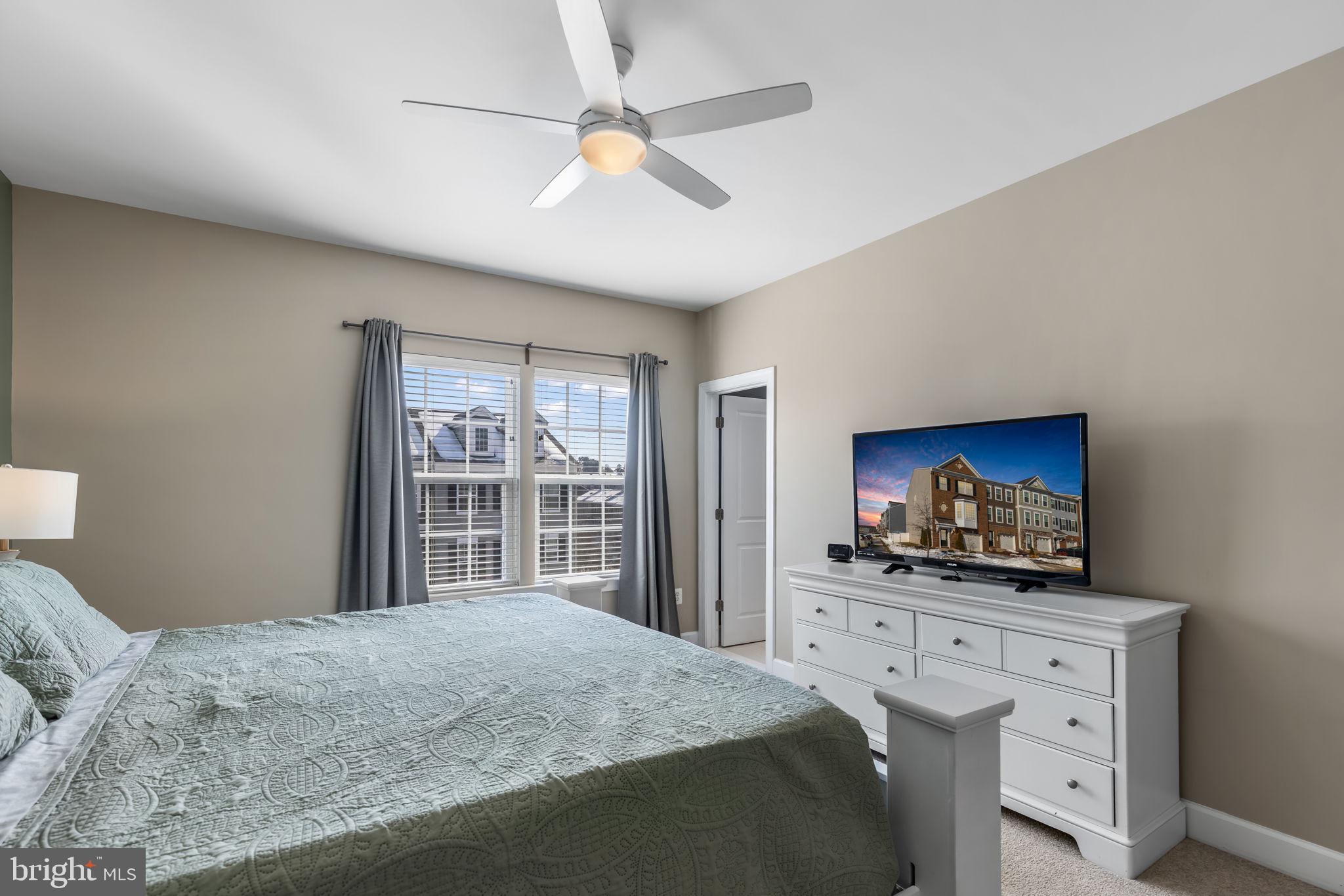 BRADLEY SQUARE - Residential