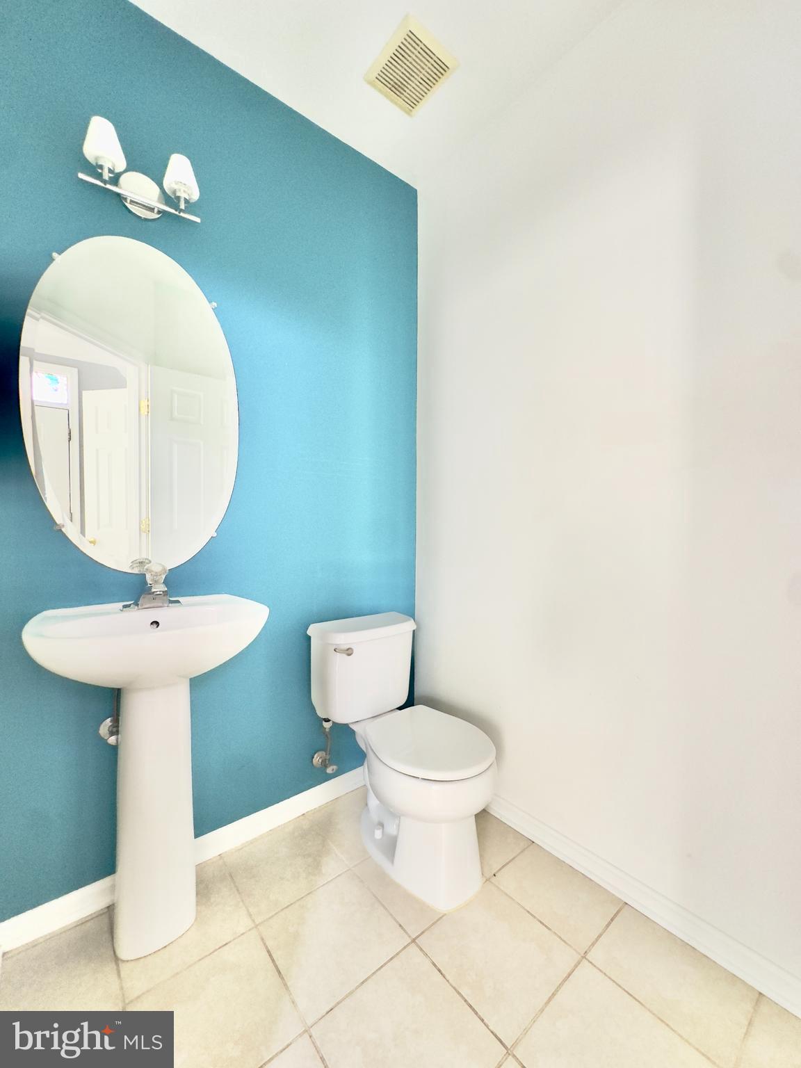 BLOOMS CROSSING - Residential Lease