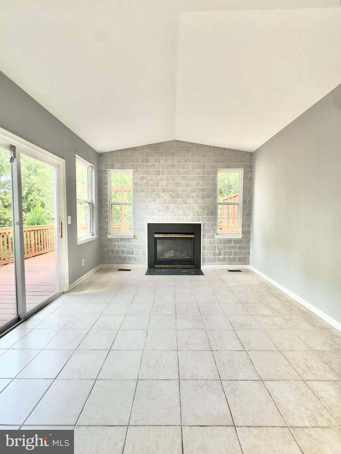 BLOOMS CROSSING - Residential Lease