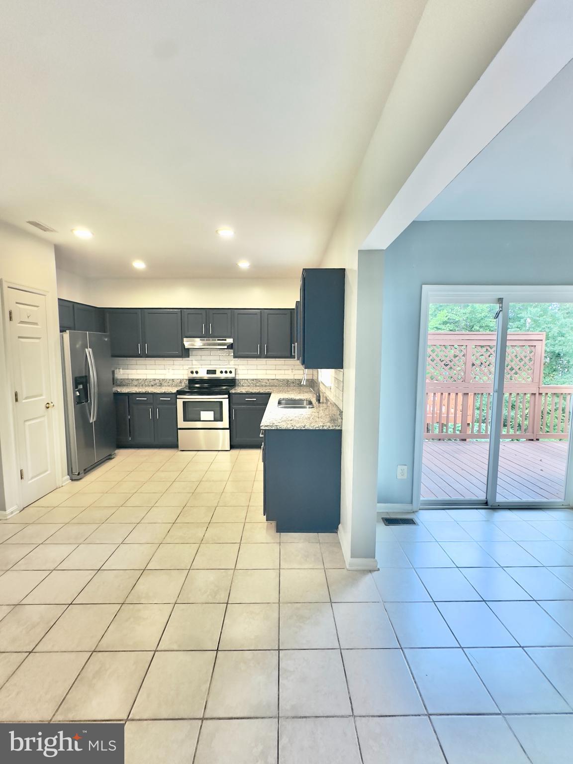 BLOOMS CROSSING - Residential Lease