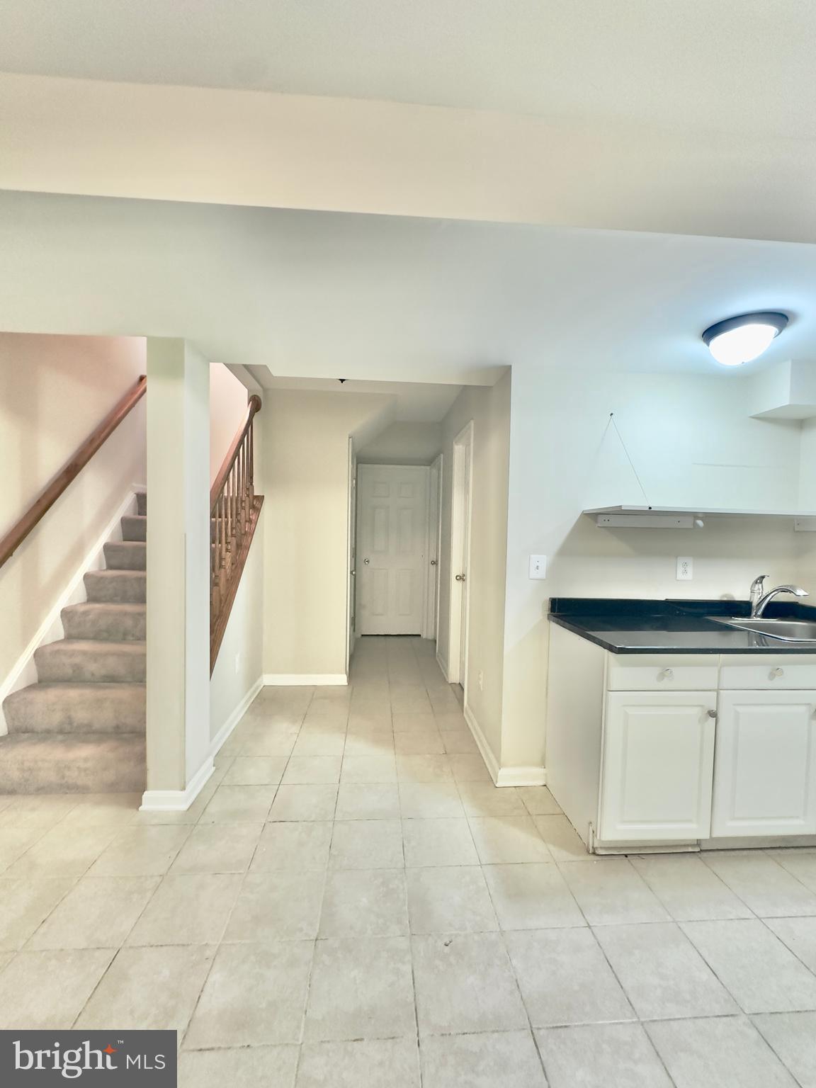 BLOOMS CROSSING - Residential Lease