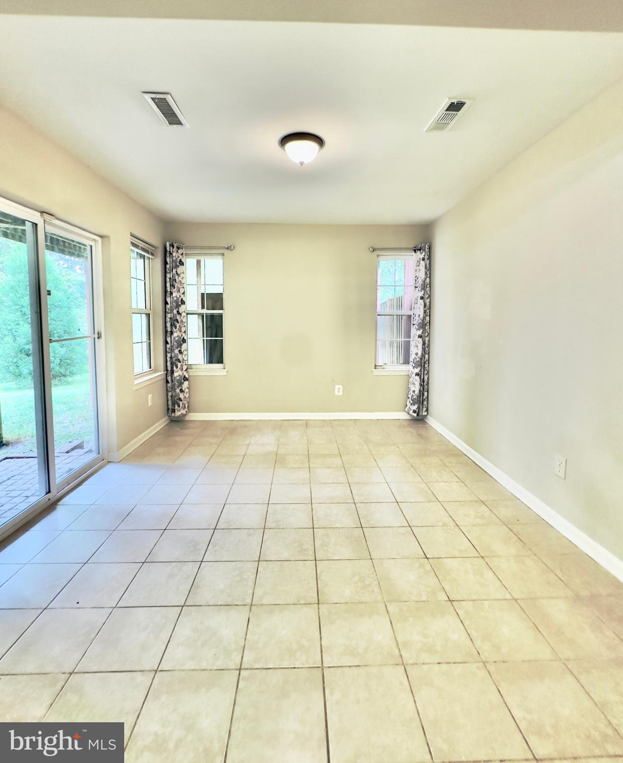 BLOOMS CROSSING - Residential Lease