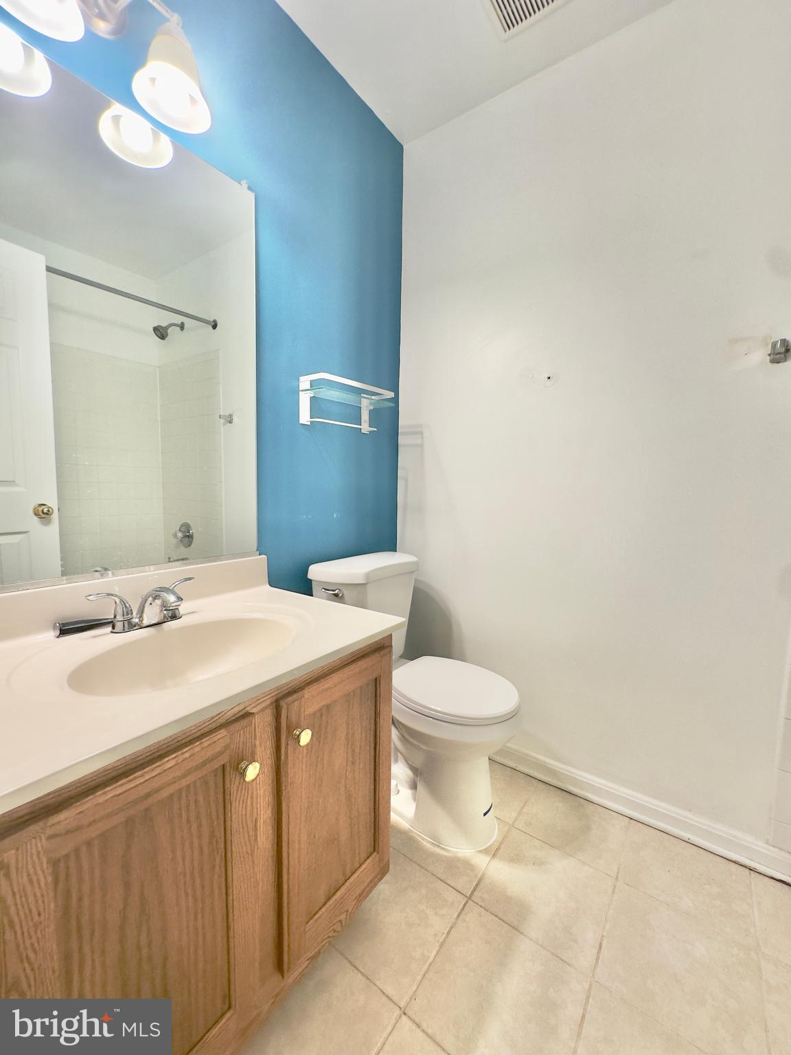 BLOOMS CROSSING - Residential Lease