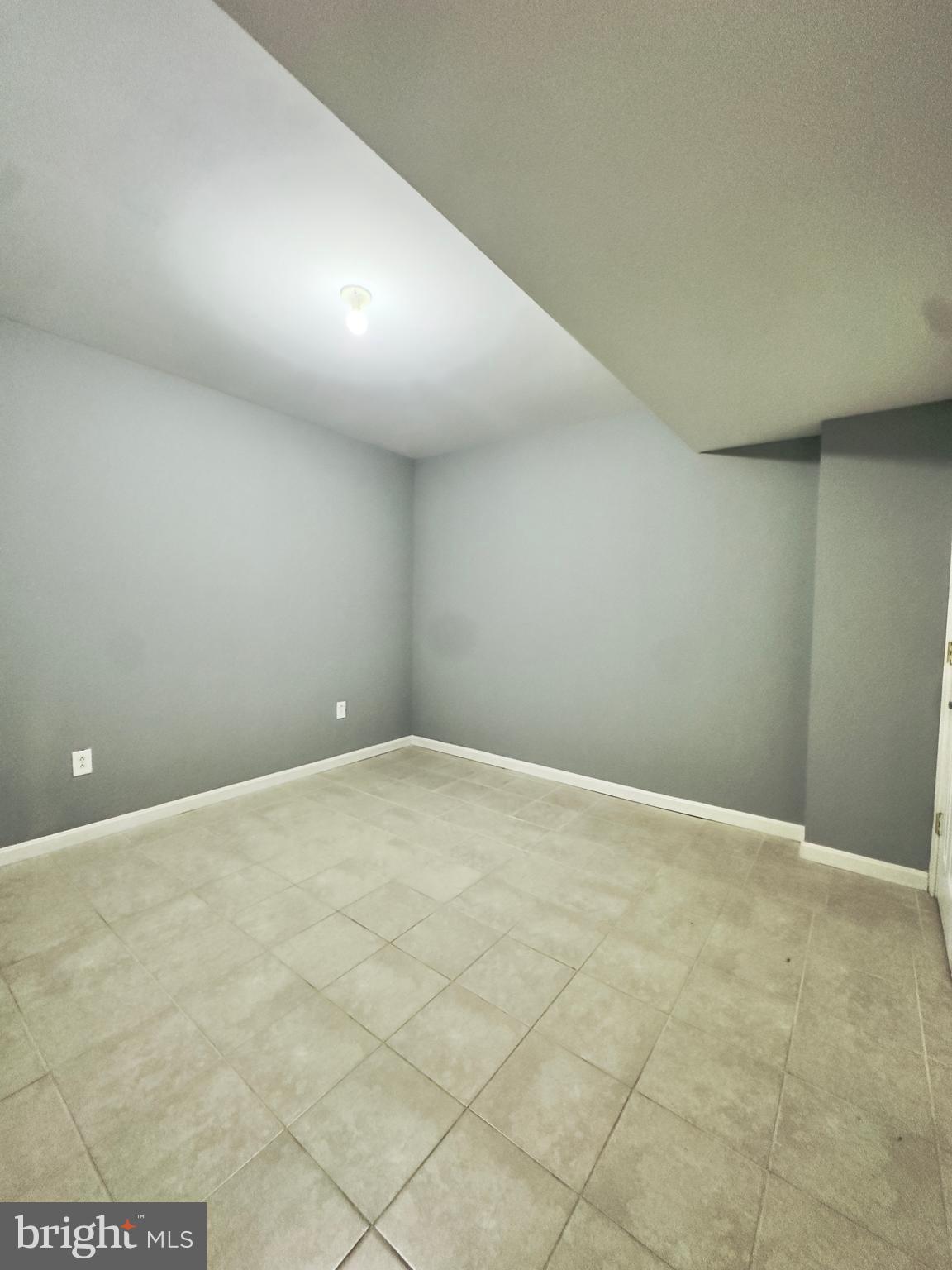 BLOOMS CROSSING - Residential Lease