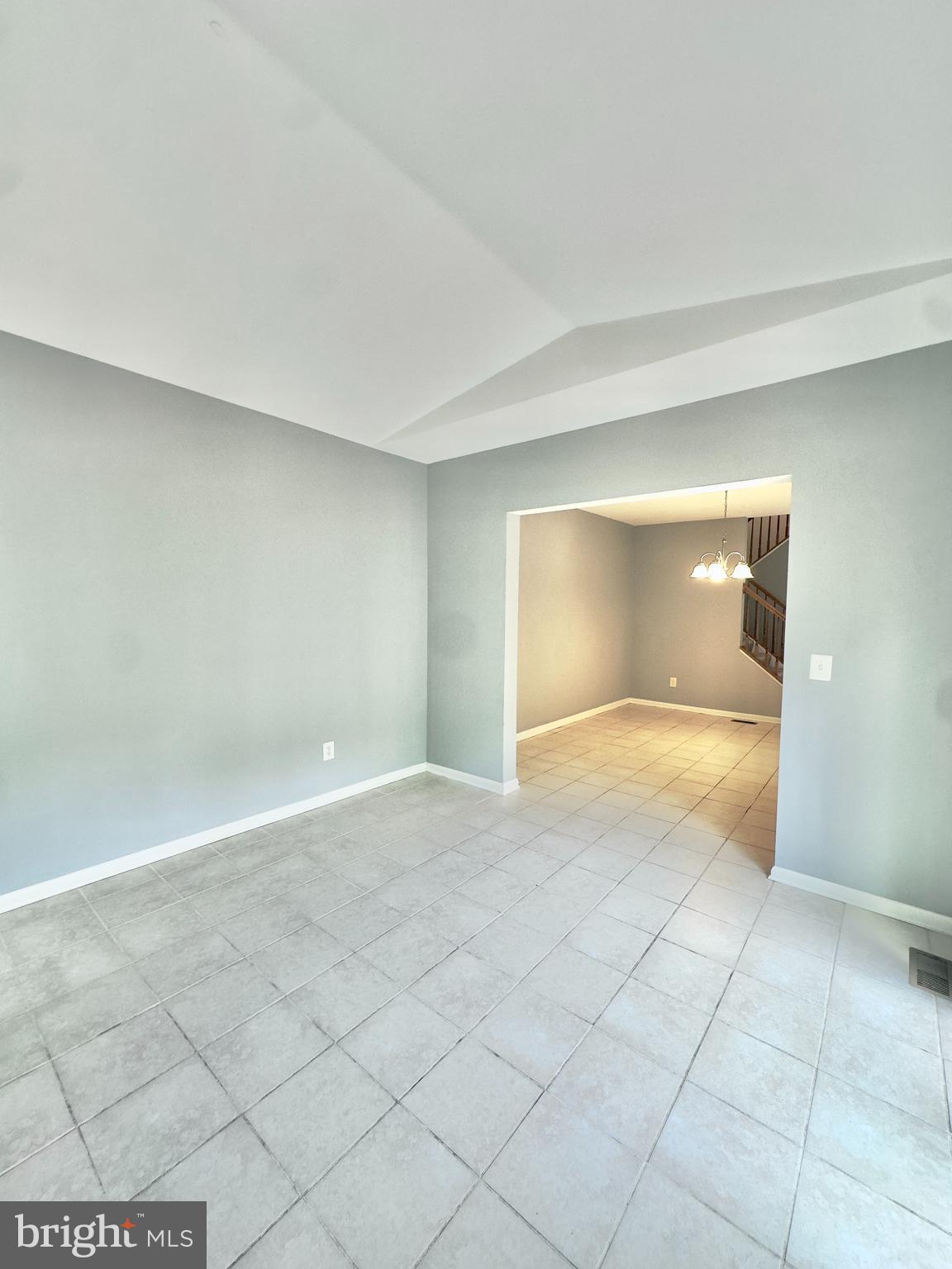 BLOOMS CROSSING - Residential Lease