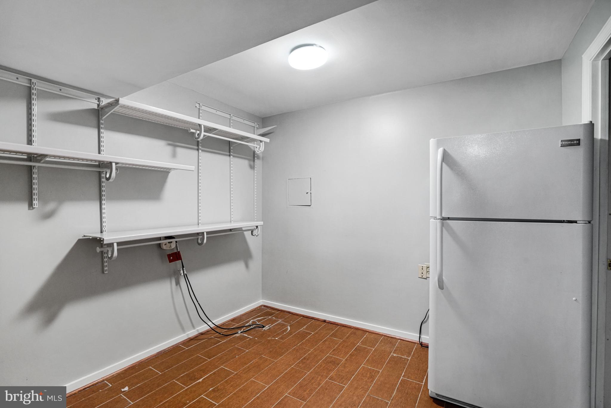 D EVEREUX WEST - Residential Lease