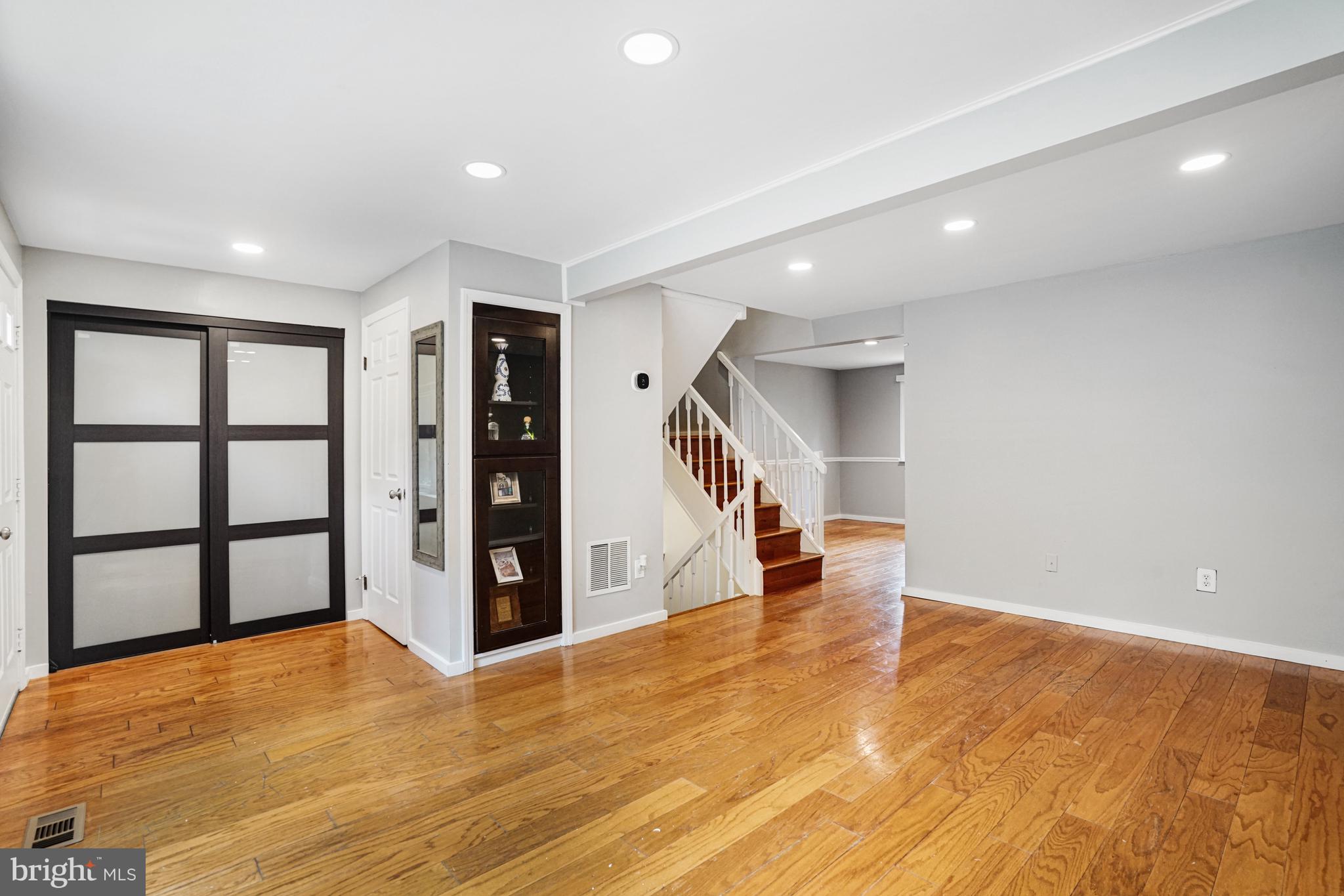 D EVEREUX WEST - Residential Lease