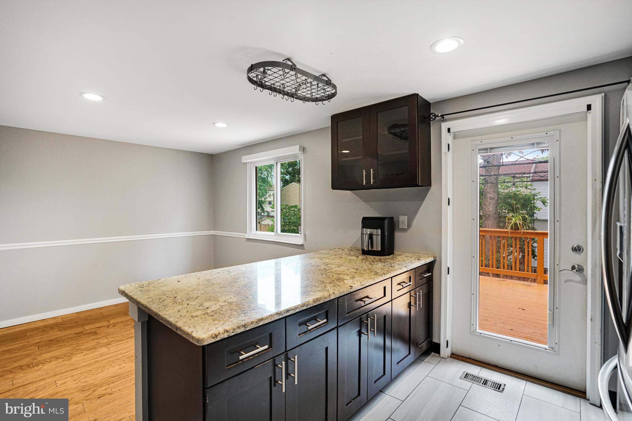 D EVEREUX WEST - Residential Lease