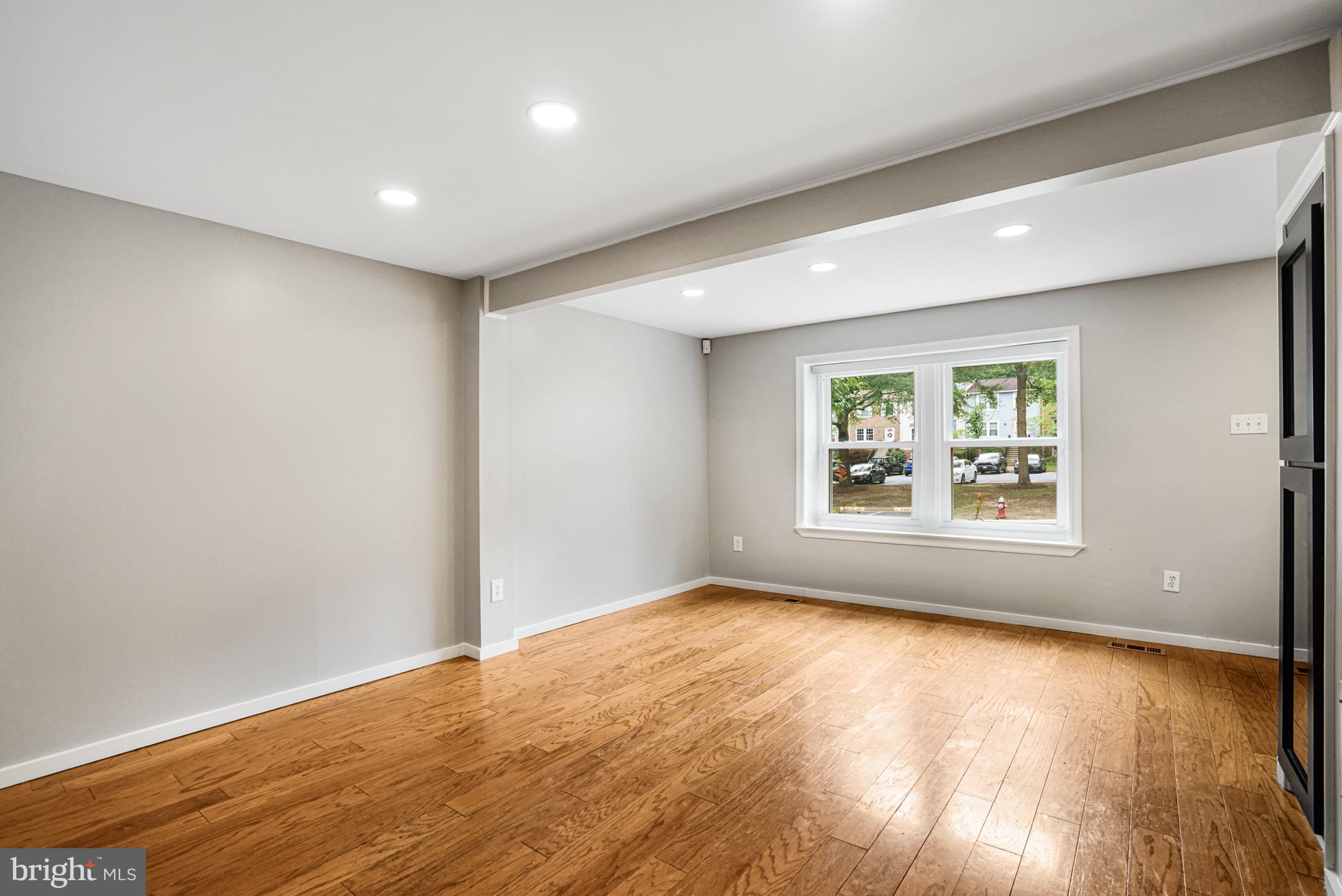 D EVEREUX WEST - Residential Lease