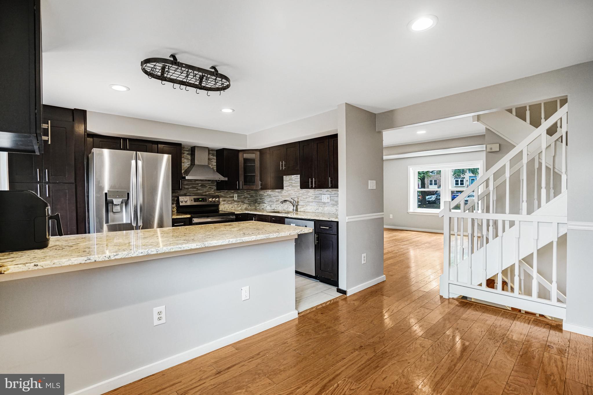 D EVEREUX WEST - Residential Lease