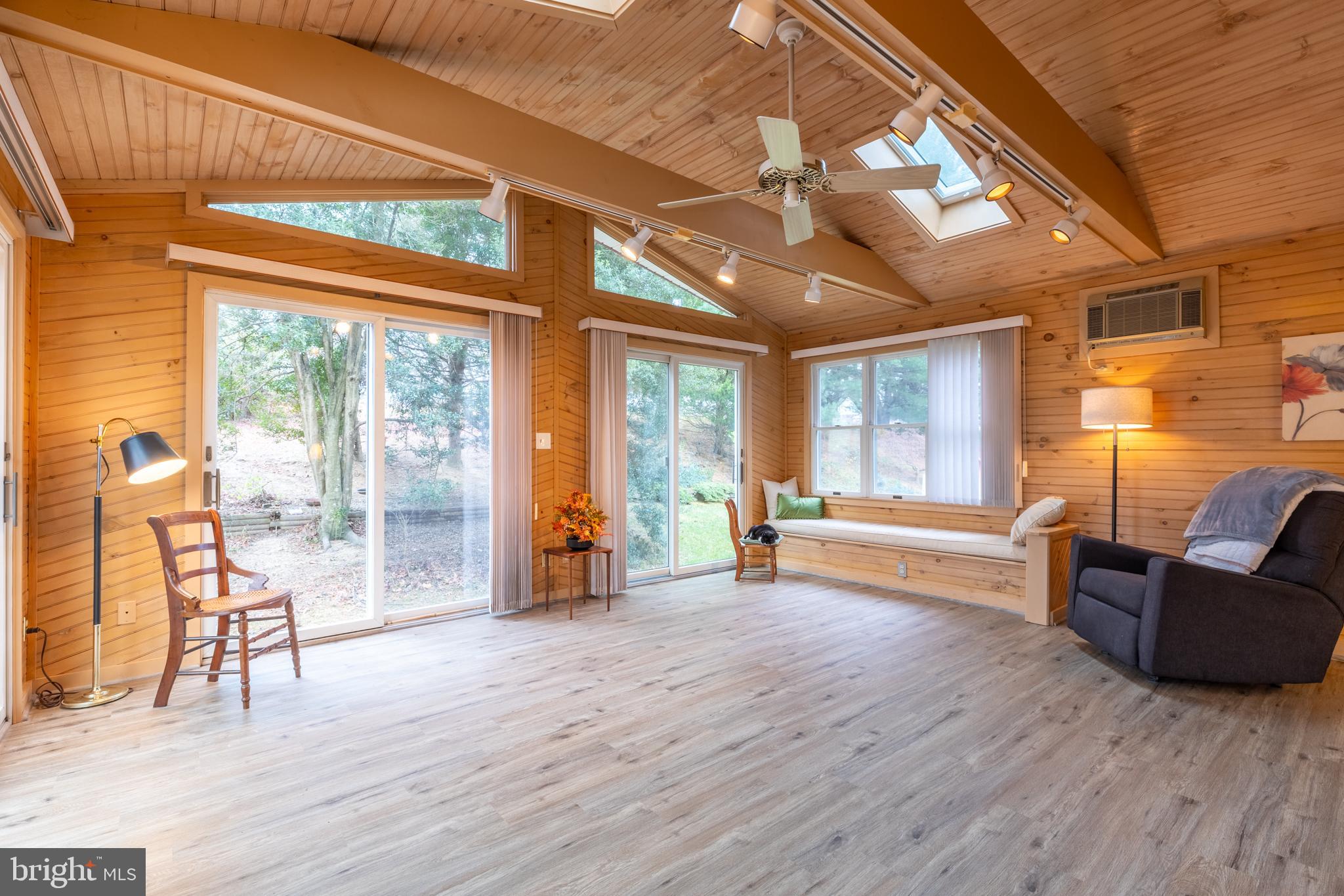 VILLAGE OF PLUM RU - Residential