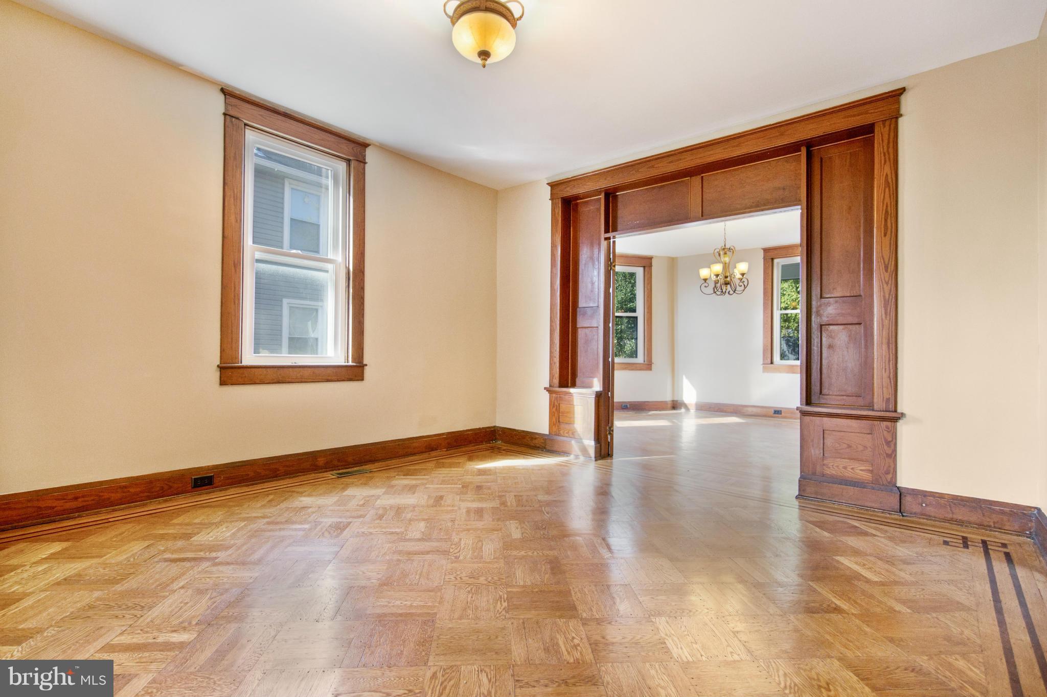 LAURAVILLE HISTORIC DISTRICT - Residential