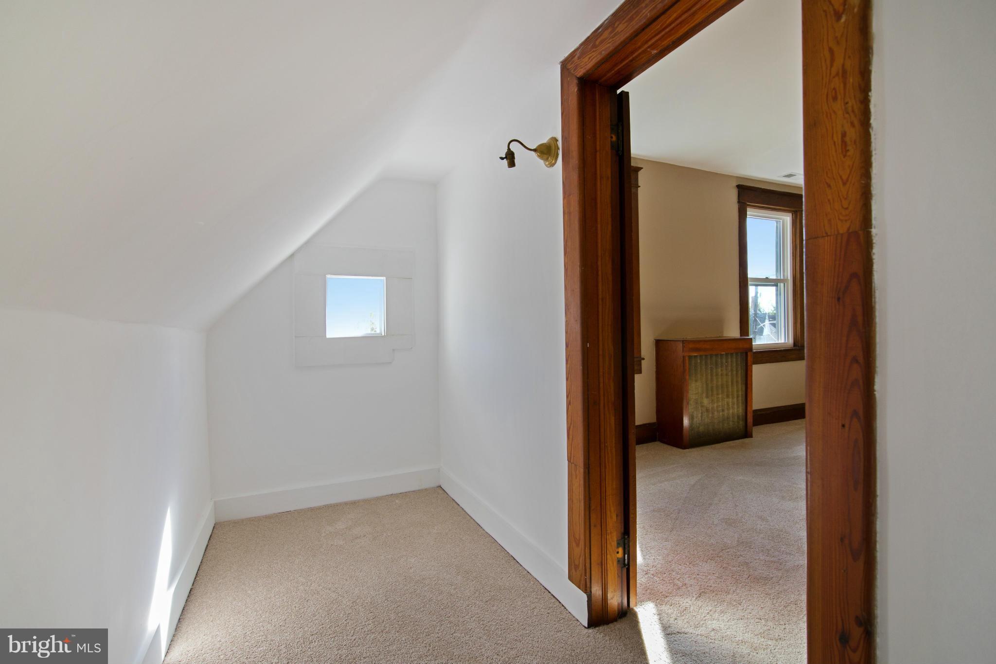 LAURAVILLE HISTORIC DISTRICT - Residential