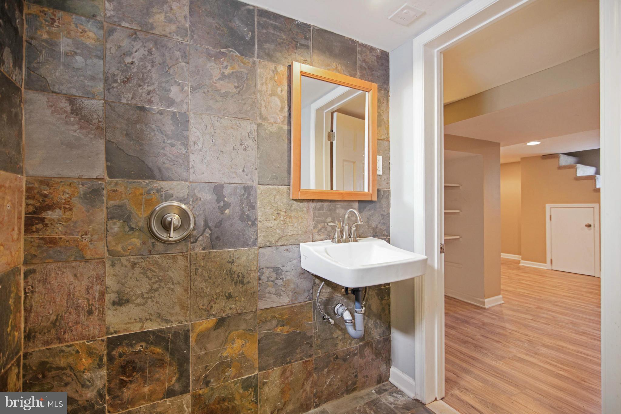 LAURAVILLE HISTORIC DISTRICT - Residential