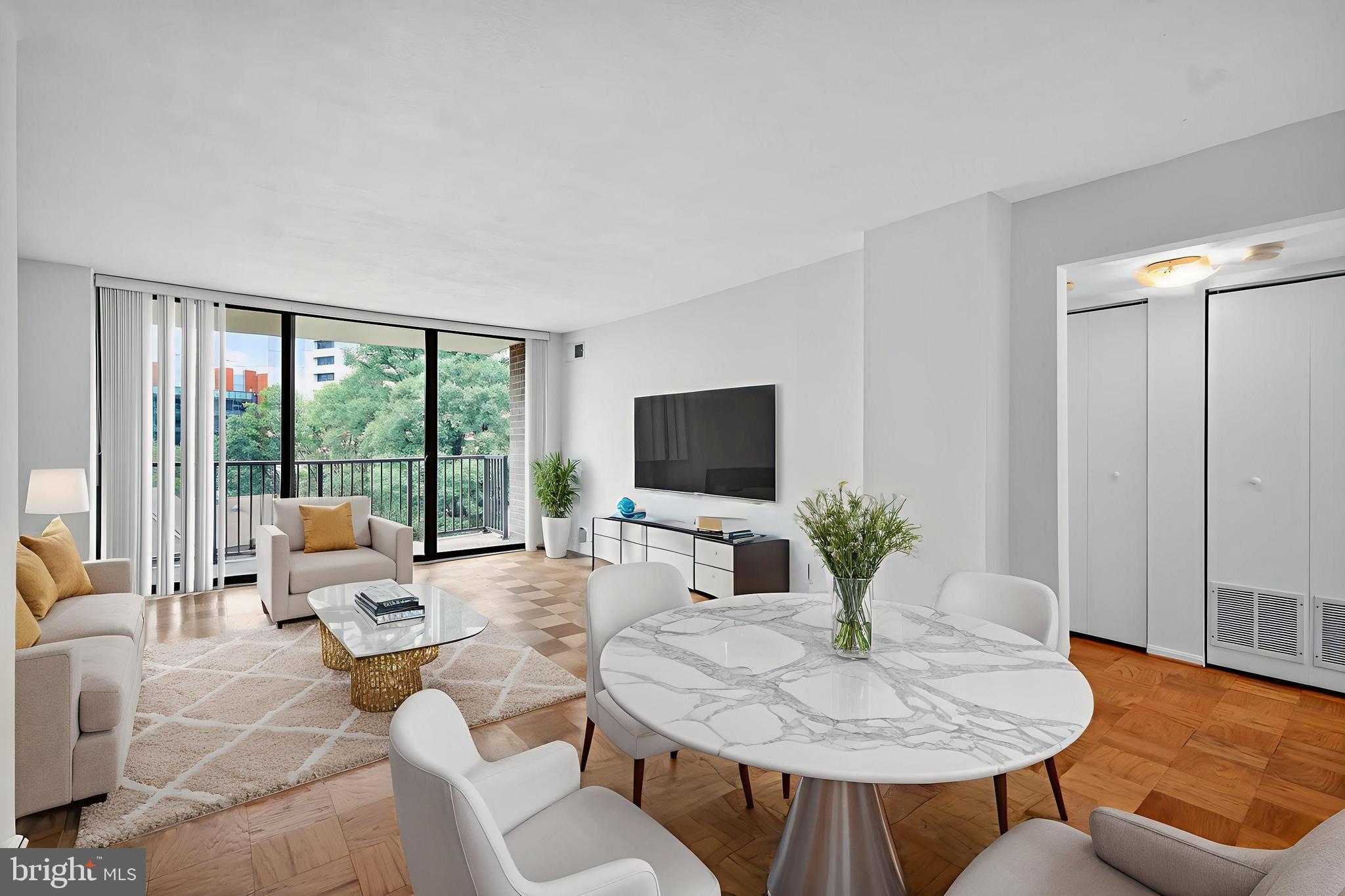 AMERICANA CENTRE - Residential