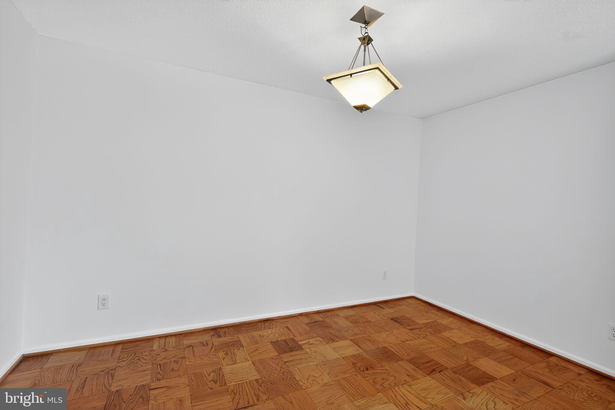 AMERICANA CENTRE - Residential