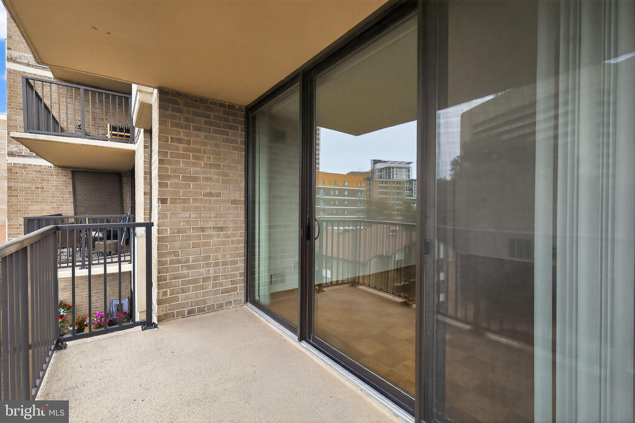 AMERICANA CENTRE - Residential